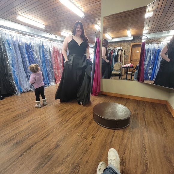 Worn once for my senior year of prom, no need to keep it. - Picture 3 of 6